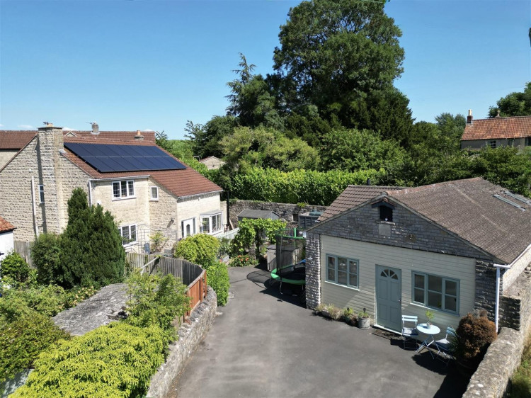 Spacious family home with detached annexe in the heart of Nunney, just minutes from the village pub and historic castle.