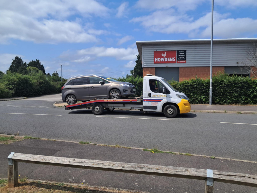 Police in Glastonbury and Street seized vehicles for tax evasion and anti-social behaviour. 