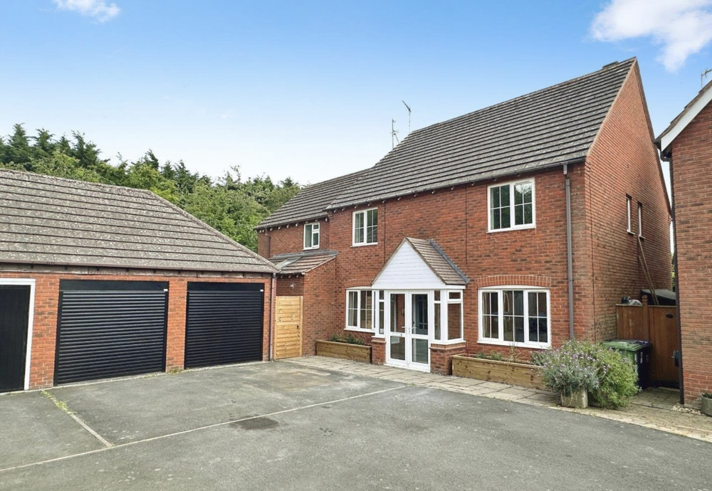 This week we have looked at a ‘five-bedroom home situated at the foot of a cul-de-sac in Whitnash, currently available for £650,000 This week we have looked at a ‘five-bedroom home situated at the foot of a cul-de-sac in Whitnash, currently available for £650,000