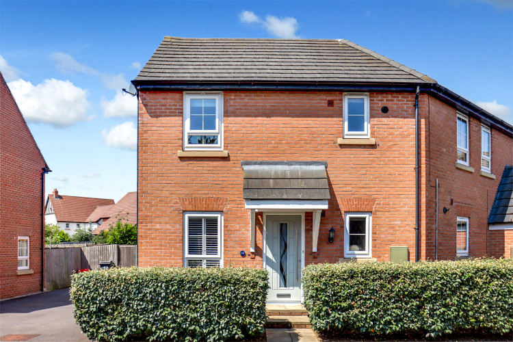 Open-plan living at its best – ideal for entertaining or cosy nights in