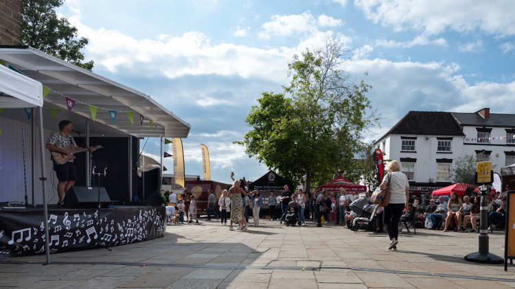 Get ready for Throwback Festival in Warwick this weekend! (image via CJ's Events Warwickshire)