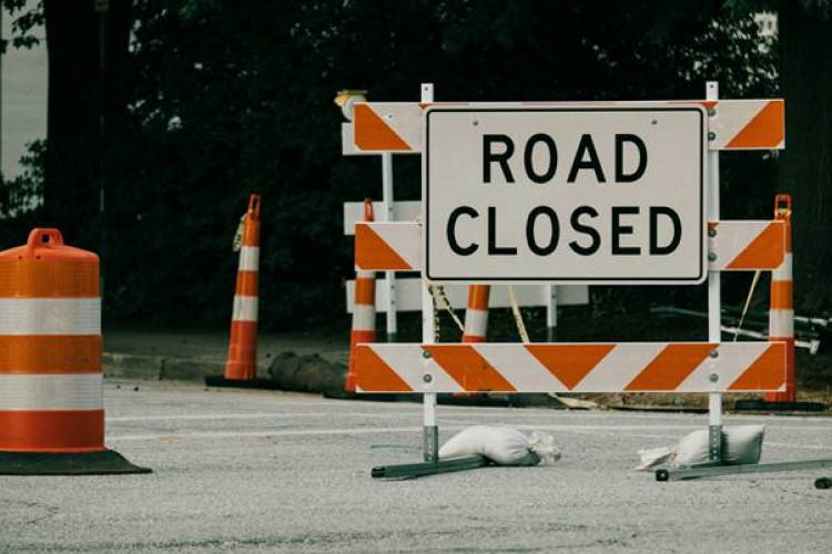 The A308 Upper Sunbury Road will be closed Westbound for 15 weeks (Credit: Zac Gudakov / Unsplash)