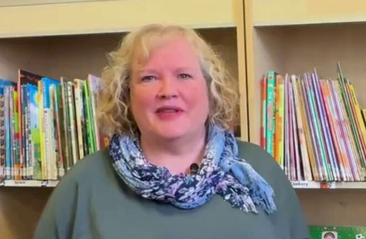 Cllr Deborah Arnold