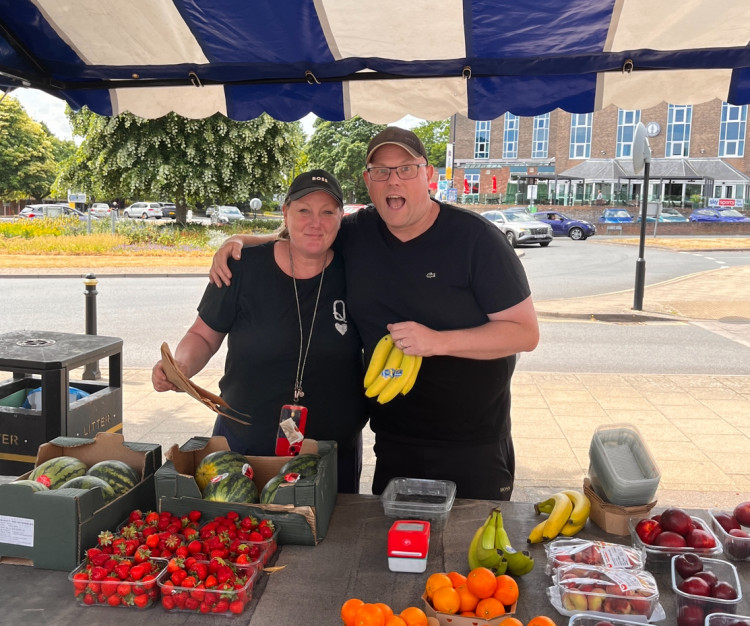 Kenilworth market vendors respond to the WCC leader news, pictured is Nat and Matt from 'Veg out and get fruity'(images via Nub News) 