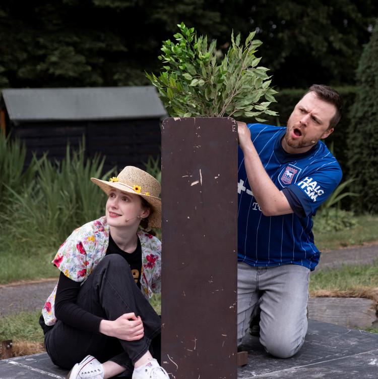 Castle Park Theatre will bring a fantastic performance of Twelfth Night to the Maldon Maze. (Credit: Castle Park Theatre)