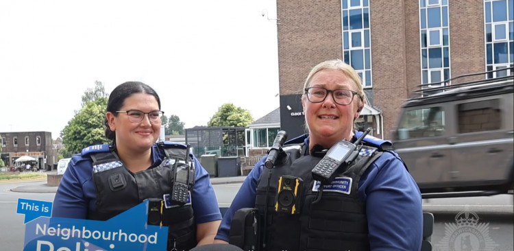 PCSO's Sharlene Morgan (left) and Julie Davies (image via Warwickshire Police)