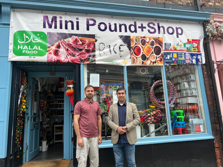 Owners Mohammad Ghani Safi and Waheed Farooqi Zargar (Credit: Nub News)
