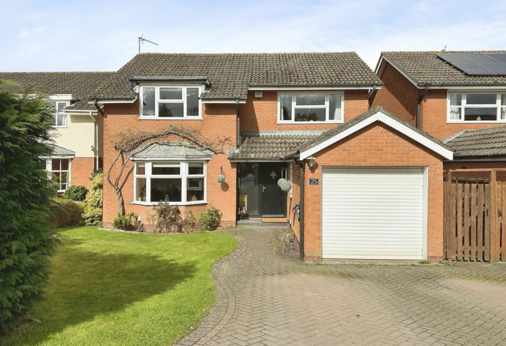 This week we have looked at a four-bedroom house on Coopers Walk, Bubbenhall, Leamington Spa, currently available for £545,000 This week we have looked at a four-bedroom house on Coopers Walk, Bubbenhall, Leamington Spa, currently available for £545,000