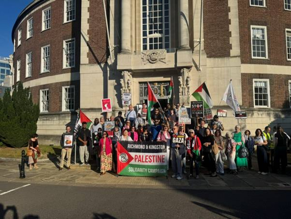 Richmond and Kingston Palestine Solidarity Campaign protested outside the Guildhall on Tuesday (Credit: Esme Agius-Kensell) Richmond and Kingston Palestine Solidarity Campaign protested outside the Guildhall on Tuesday (Credit: Esme Agius-Kensell)