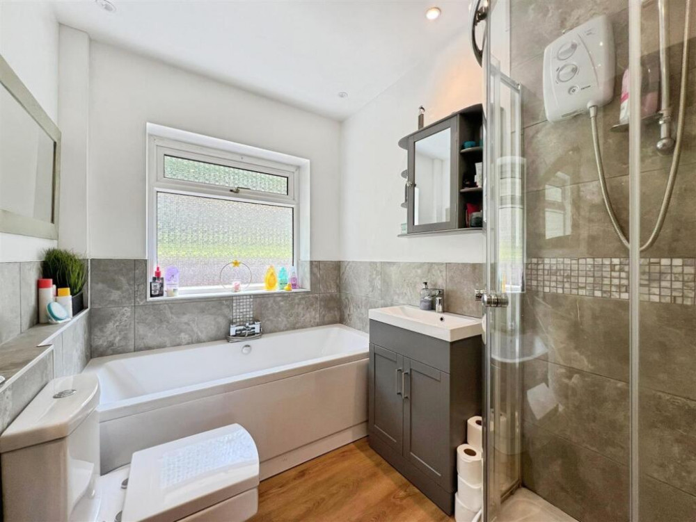 Bathroom (Credit: Stephenson Browne) Bathroom (Credit: Stephenson Browne)