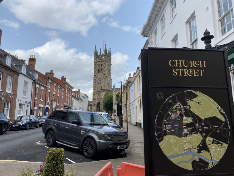 Sign up to our free weekly newsletter for Warwick! (image by Nub News)