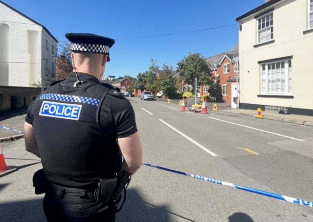 Warwickshire Police imposed a dispersal order in Leamington Town Centre (image via SWNS) Warwickshire Police imposed a dispersal order in Leamington Town Centre (image via SWNS)