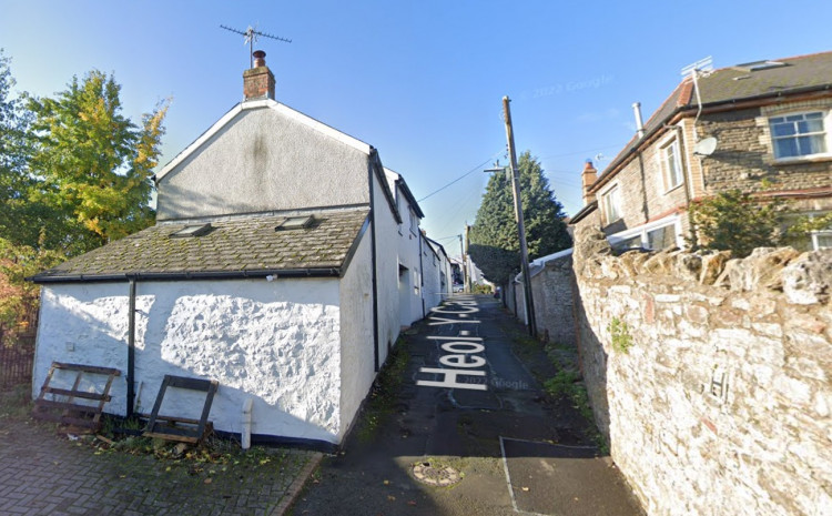 Heol y Cawl is too narrow for development say residents. 