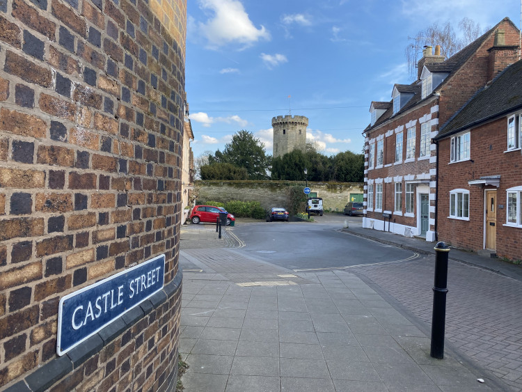Sign up to our free weekly newsletter for Warwick! (image by Nub News)