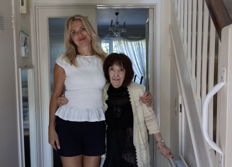 Effie (right) and Magdalena in hallway (credit: Facundo Arrizabalaga/MyLondon).