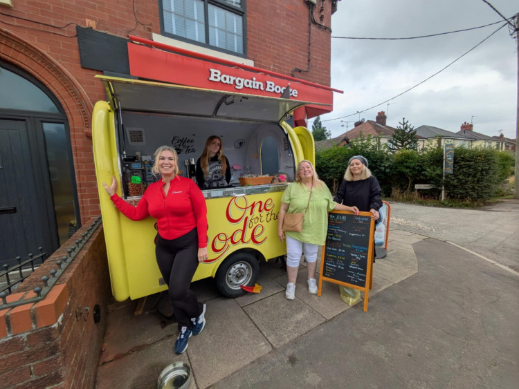 Pop-up coffee shop owner Jenny Baty (second right) with her staff. (Photo: Nub News)