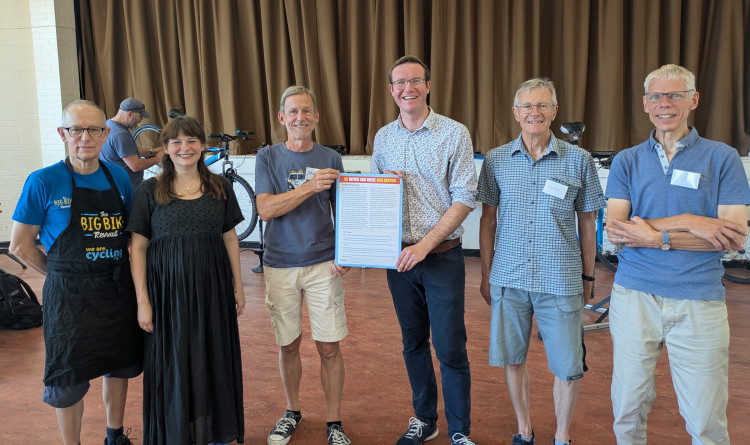 Tim Roca MP with Repair Café volunteers Andrew Millest, Theresa Hinchcliffe, David Smith, Richard Lowe, Paul Ashford (Credit: Paul Ashford)