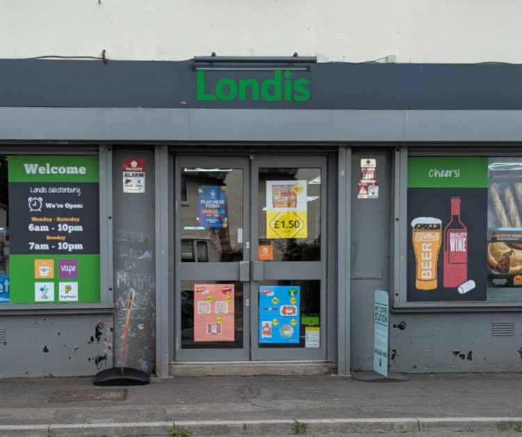 Police investigate after Londis in Glastonbury robbed on Wednesday morning (LL/DILY) 