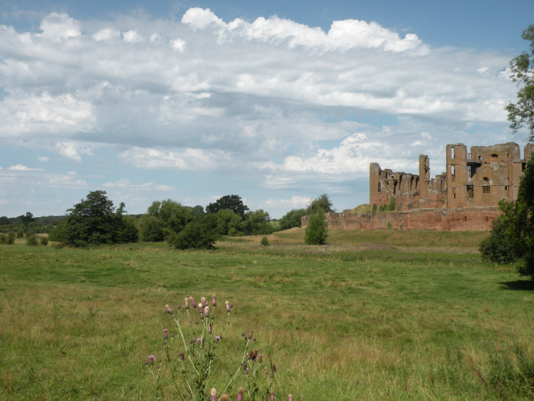 Discover more of Kenilworth this weekend! (image by Nub News)