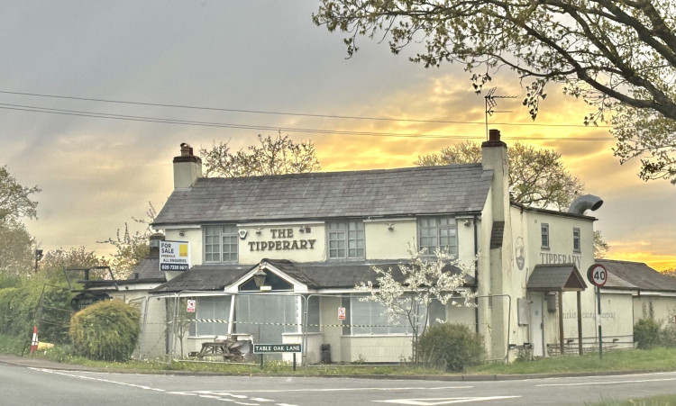 The Tipperary Inn near Kenilworth has been closed since May 2024 (image by Nub News)