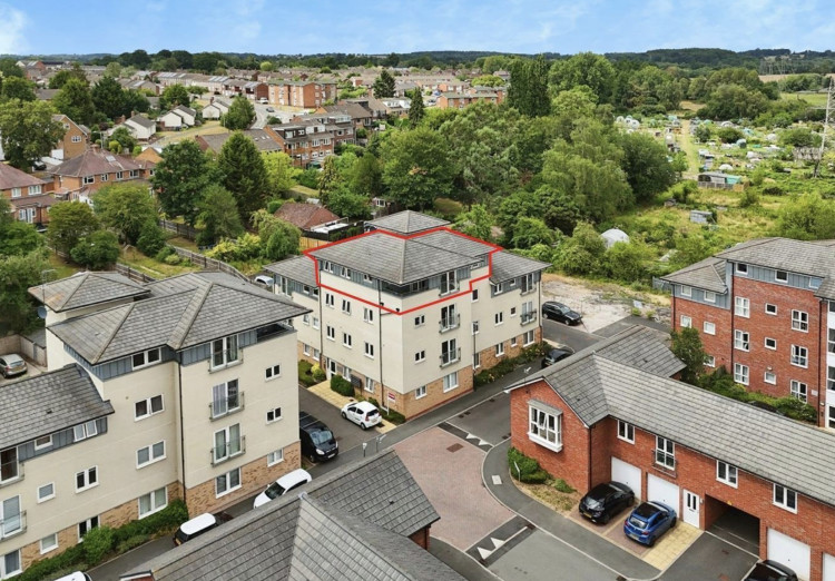 This week we looked at a two-bedroom apartment on Tatler Close in Warwick available for £265k