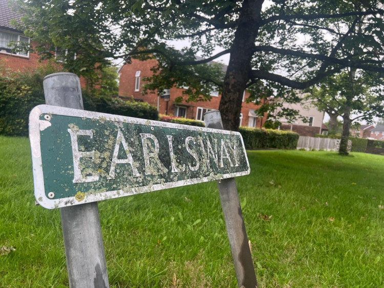 Emergency services were called to a 'domestic incident' on Earlsway (Credit: Nub News)