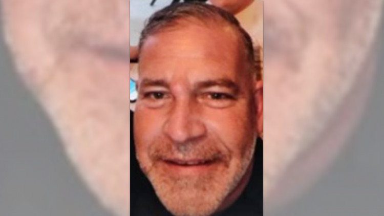 Police have issued an appeal to help find Lee, a missing 50-year-old who was last seen in Heaviley on Monday 4 August (Image - GMP)