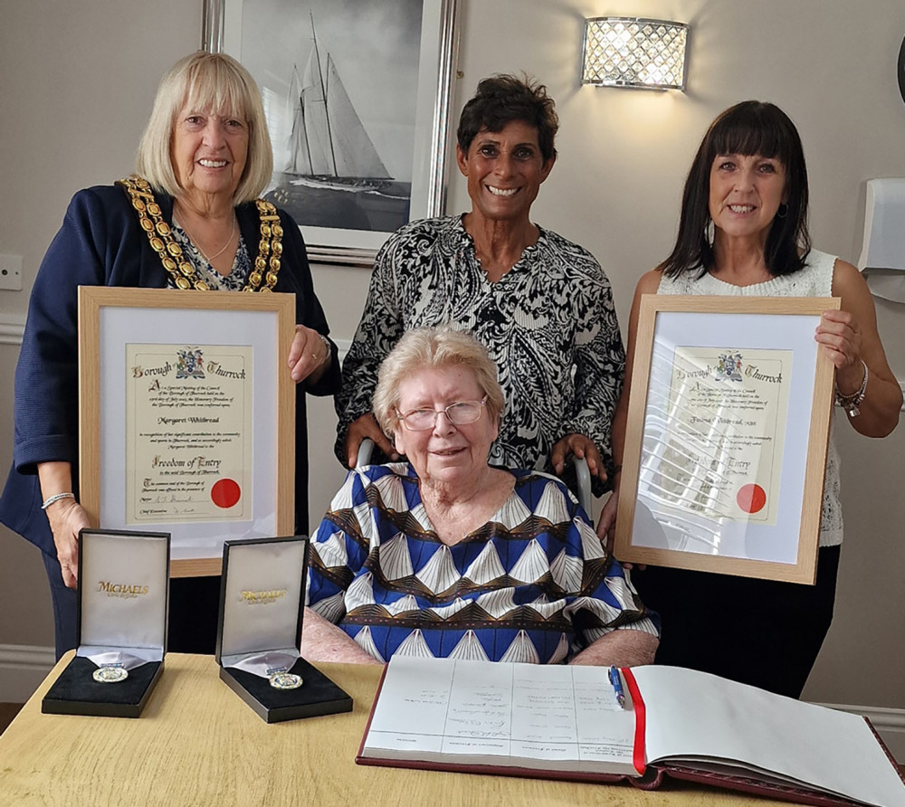Cllrs Sue Shinnick (left) and Lynn Worrall presented Maggie and Fatima Whitbread with their awards. Cllrs Sue Shinnick (left) and Lynn Worrall presented Maggie and Fatima Whitbread with their awards.