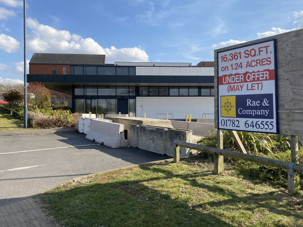 The former Aldi site on Queensway has been vacant since the supermarket built a new store (image by Nub News)