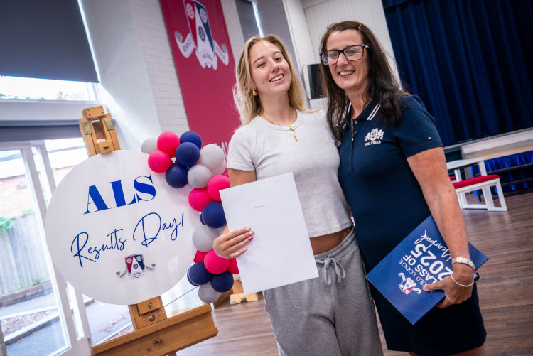 Pupils at Arnold Lodge School in Leamington on results day (image supplied) 
