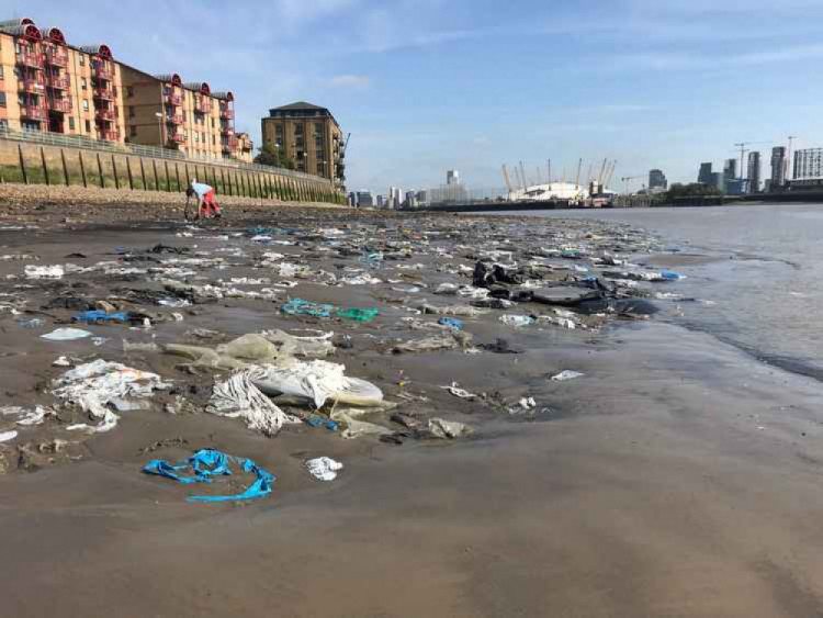 An example of the plastic bags washed up. (Credit: Thames21)