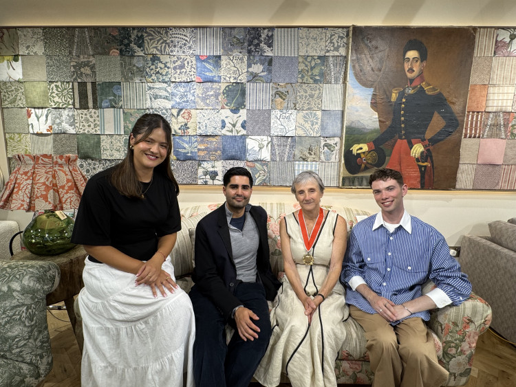 Deputy Mayor Councillor Clare Vollum officially opened Sofas & Stuff’s new Hill Street showroom (credit: Sofas & Stuff).