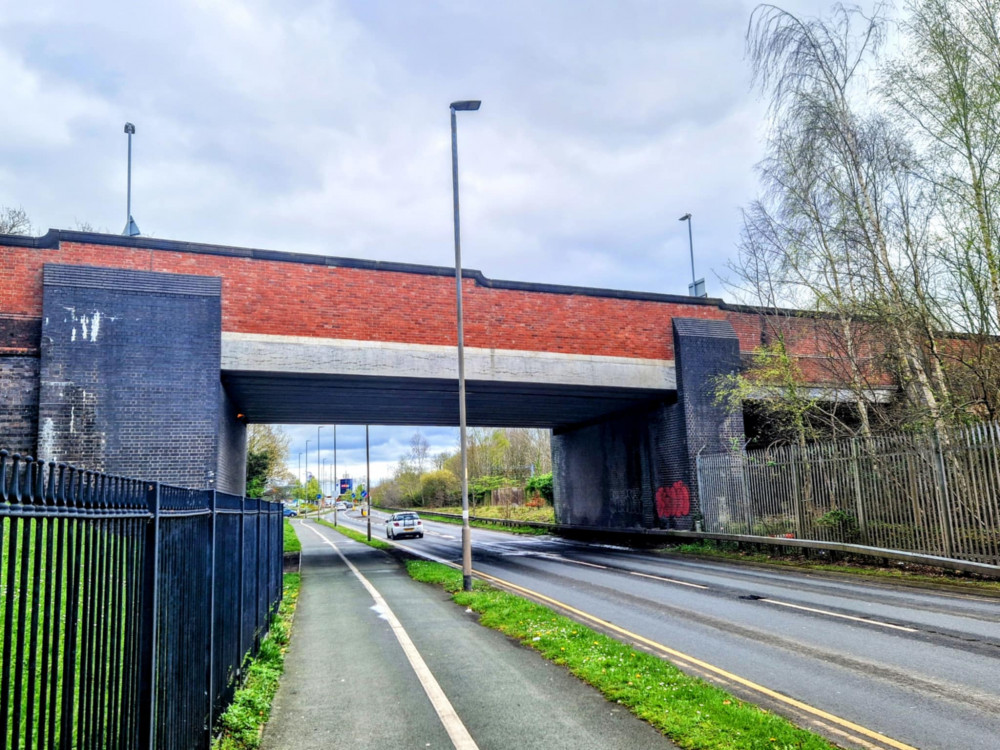 On Monday 18 August, Cheshire Police were alerted to a male carrying a knife in Crewe, arresting him on Dunwoody Way (Nub News).