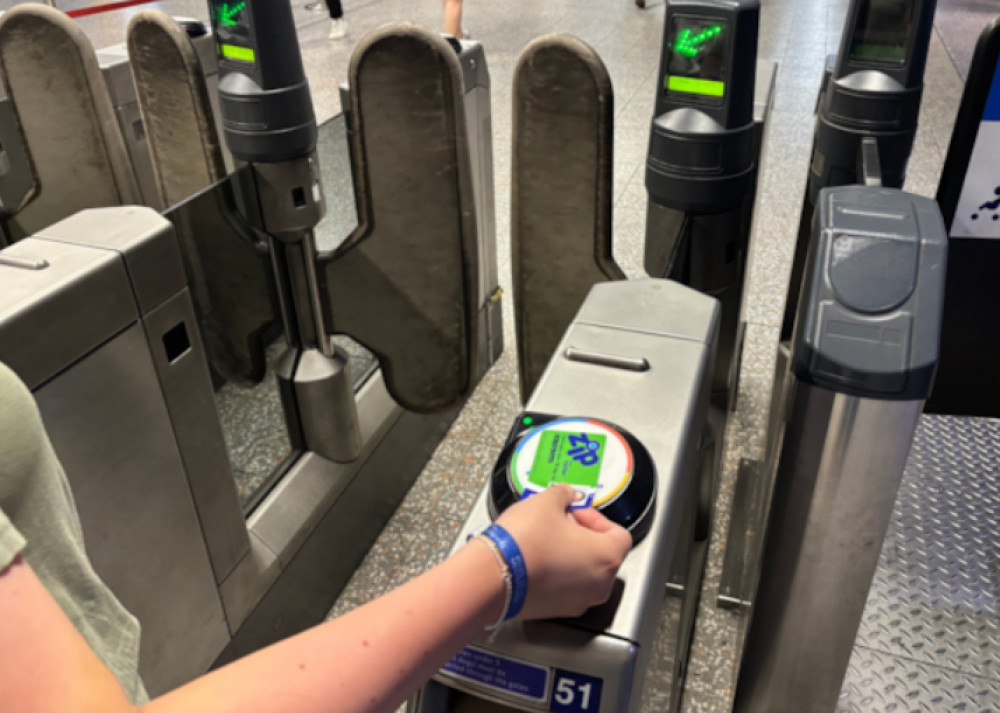 The Zip Oyster photocards, available for children and young people aged between 5-10, 11-15 and 16+, give free or discounted travel on buses, trams and trains in London (Credit: TfL)