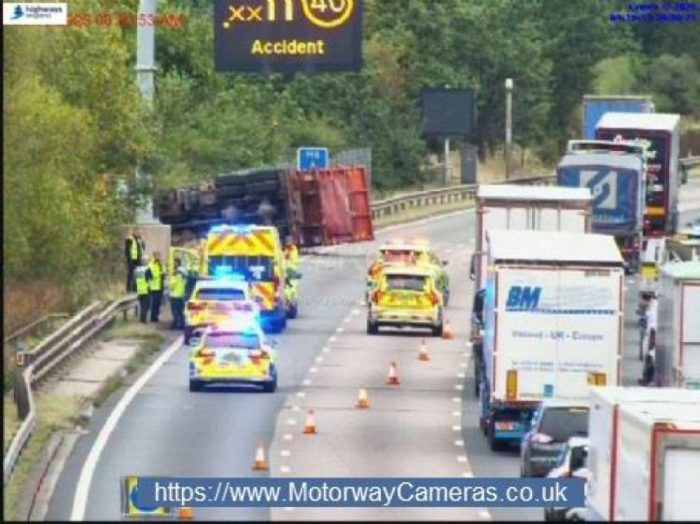 The crash on the M6 on Wednesday morning, August 20 (Credit: MotorwayCameras.co.uk)