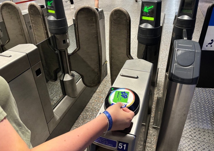 Zip Oyster photocards provide free and discounted travel for children across Richmond and London (credit: TfL).