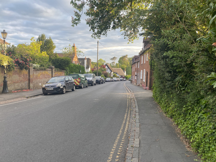 More yellow lines will be painted in Kenilworth (image by Nub News)
