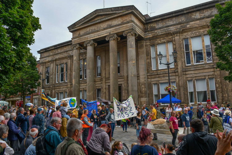Crowds fill the town centre for Macclesfield's 1261 Festival (Credit: Jay Zjawinski)