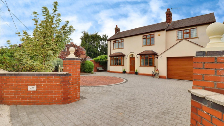 The property is enhanced by underfloor heating throughout, ensuring warmth and comfort during the colder months. (Photos: Stephenson Browne) 