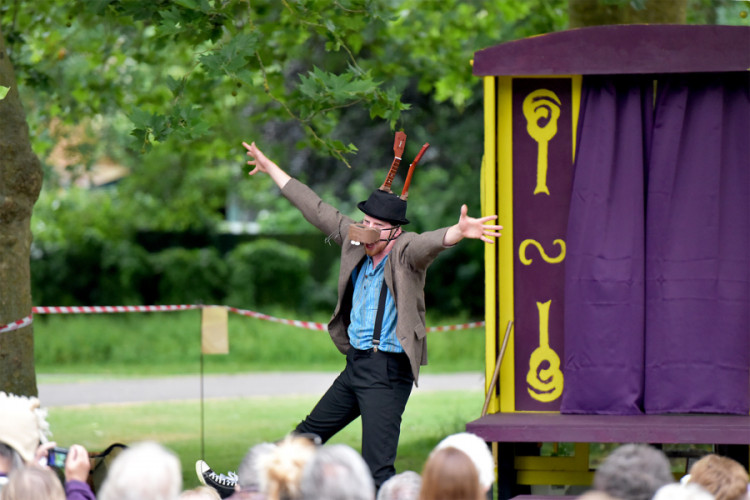 Wells offers a lively week with crafts, Truckfest, markets, circus acts, and cultural events.