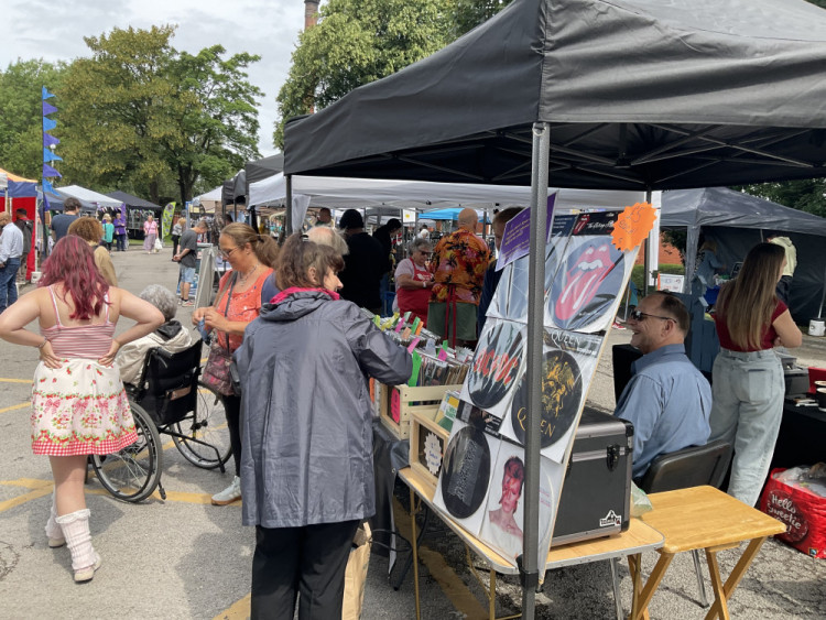 There is lots going on in and around Stockport this weekend, including live comedy, an artisan market, a summer social, and more (Image - Nub News)