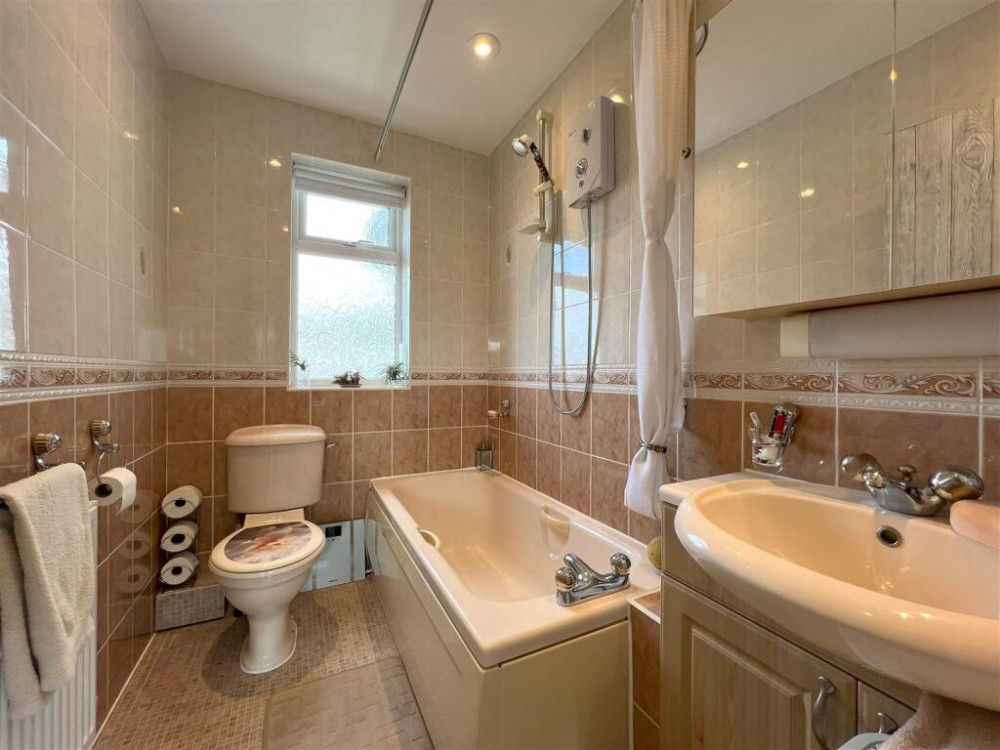Bathroom (Credit: Stephenson Browne) Bathroom (Credit: Stephenson Browne)