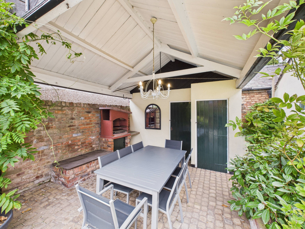 Pergola (Credit: Bespoke by Northwood) Pergola (Credit: Bespoke by Northwood)