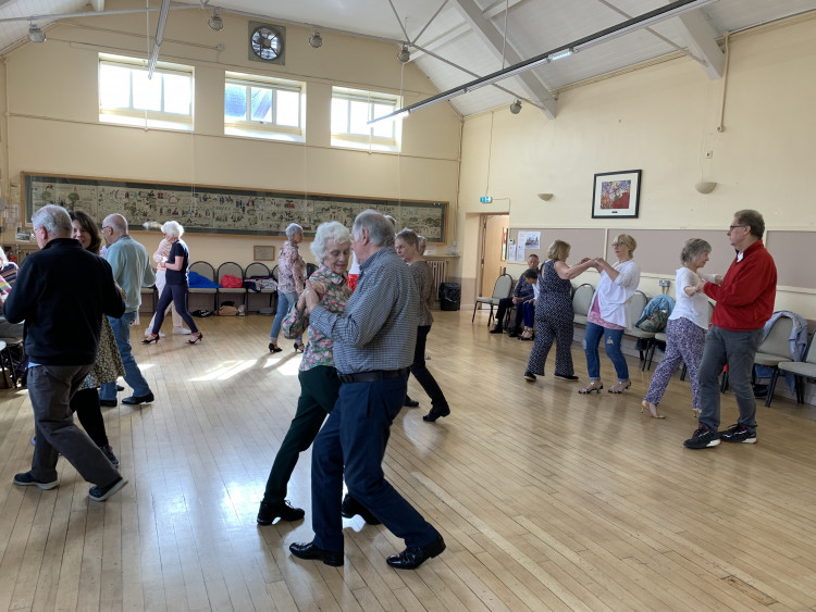 Beginners Popular Sequence Dancing Beginners Popular Sequence Dancing