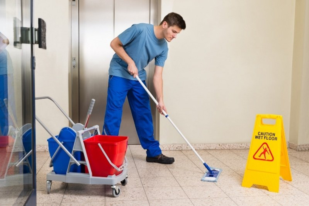 CLEANER NEEDED FOR BIG FAMILY HOME OUTSIDE STREET 