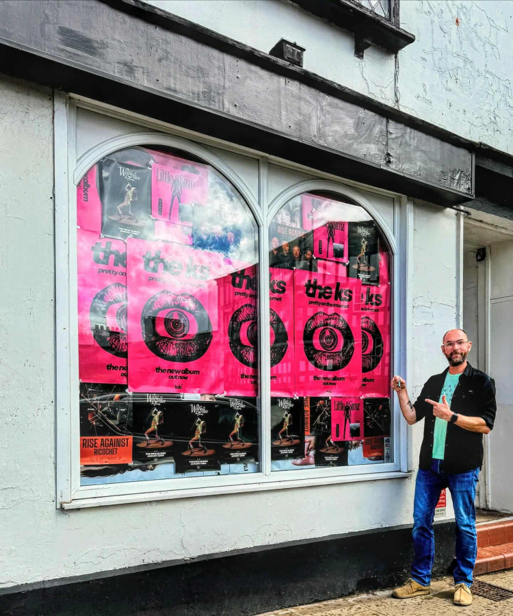 Applestump Records, Barker Street, will be moving to 4 Oatmarket (former Kitty's Clothing Alterations), on or before Friday 12 September (Applestump Records).