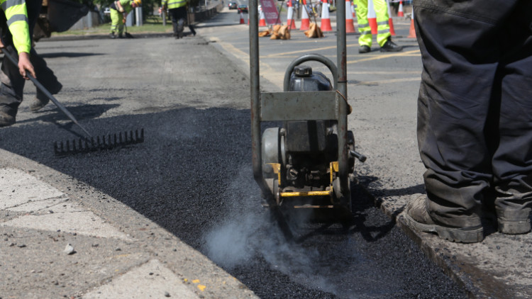 From Monday 8 September to Tuesday 28 October, A39 Glastonbury Road in Wells becomes one-way for infrastructural upgrades.