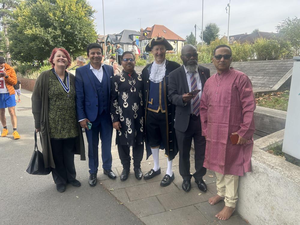The former Mayor of Kingston, Cllr Liz Green with Dr Das and Kingston’s Town Crier, Mike Seygal (Credit: Tilly O’Brien) The former Mayor of Kingston, Cllr Liz Green with Dr Das and Kingston’s Town Crier, Mike Seygal (Credit: Tilly O’Brien)