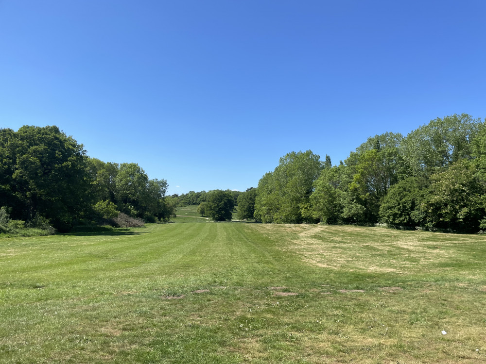 There is a police cordon at Newbold Comyn (image via Nub News) There is a police cordon at Newbold Comyn (image via Nub News)