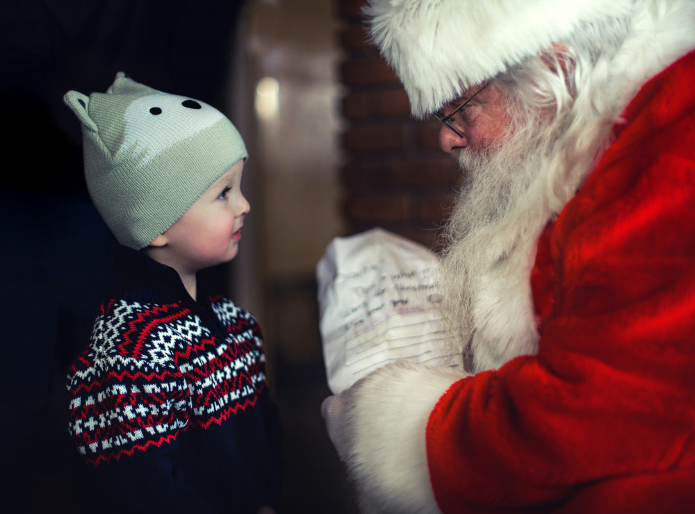 Sleek Easy Clean in Glastonbury hosts a free festive event on Friday, 12 December, offering hot chocolate, gifts, and Santa to struggling families..